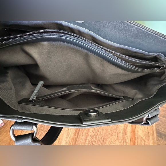 Simply Vera Lavey Raddix vegan Leather Black and Gray Women's Tote Bag NWT - Picture 10 of 16